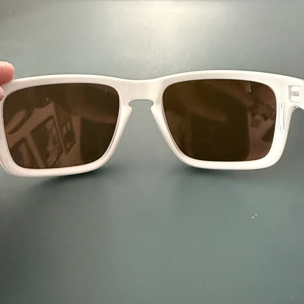 Oakley White Sunglasses with Yellow Lenses - Picture 5 of 10